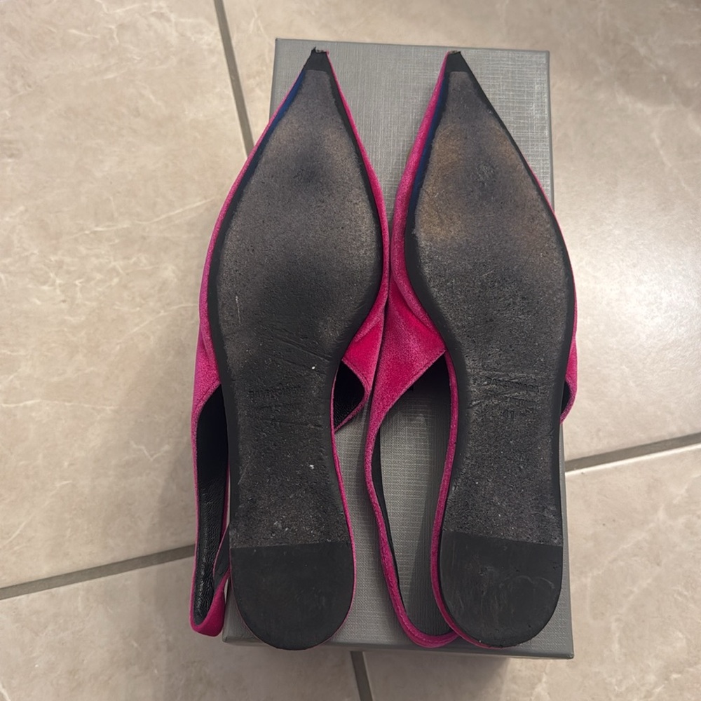Balenciaga Slingback Pink with Gold Logo. - Picture 4 of 5